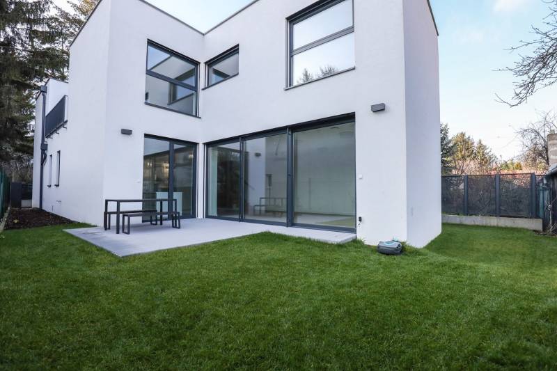 FOR RENT - Brand new 4 bedroom family house at Líščie údolie