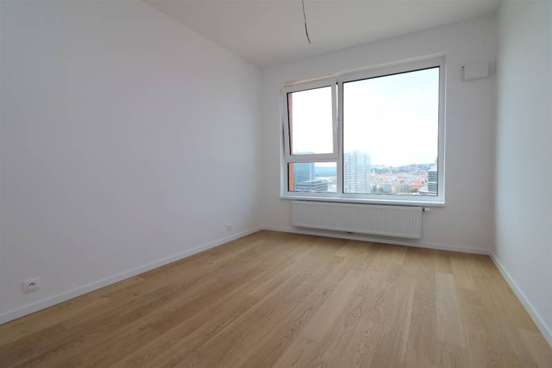 SOLD- KLINGERKA New 1 bedroom apartment with a castle view 