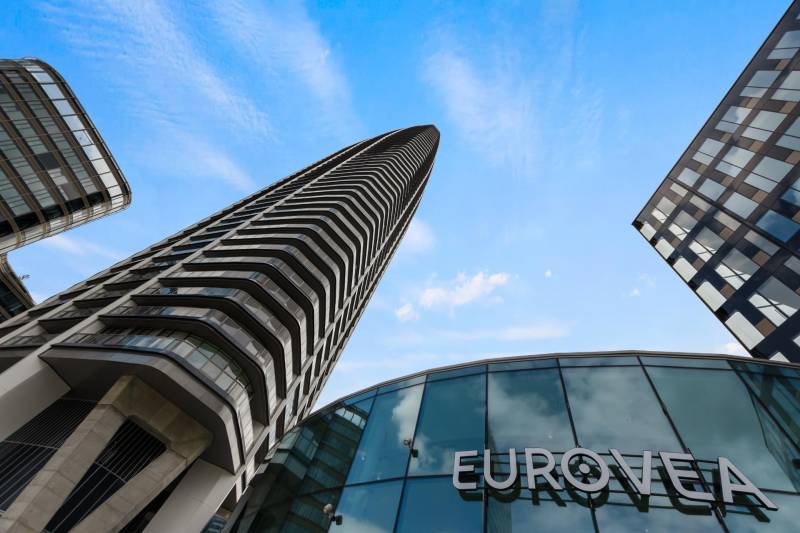 RESERVED︱EUROVEA TOWER - Spacious 1-bed. apt., castle view, 28th floor