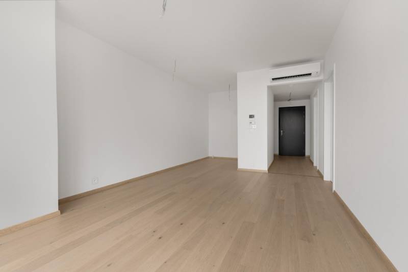 RESERVED︱EUROVEA TOWER - Spacious 1-bed. apt., castle view, 28th floor