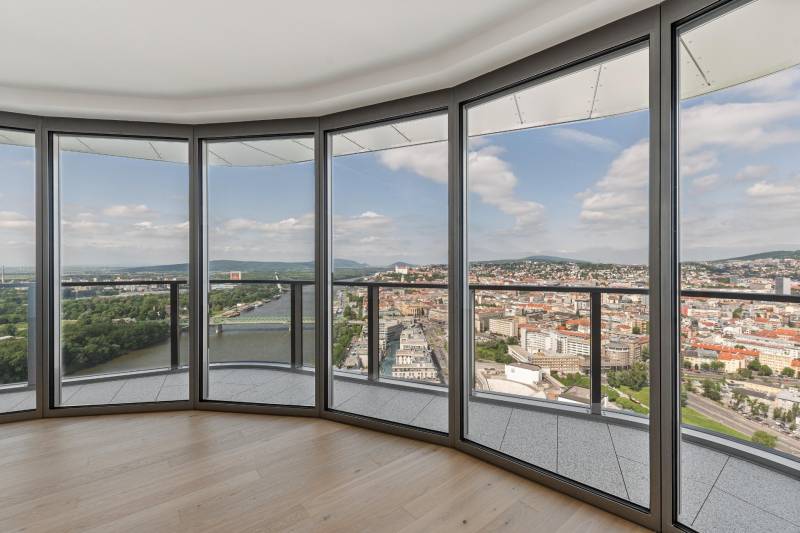 SOLD︱EUROVEA TOWER - Luxury 4-bedroom residence on 37 floor