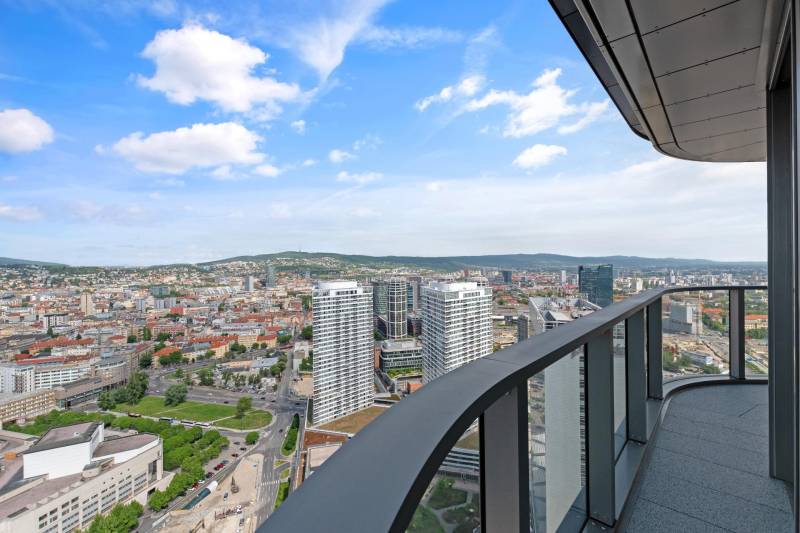 SOLD︱EUROVEA TOWER - Luxury 4-bedroom residence on 37 floor