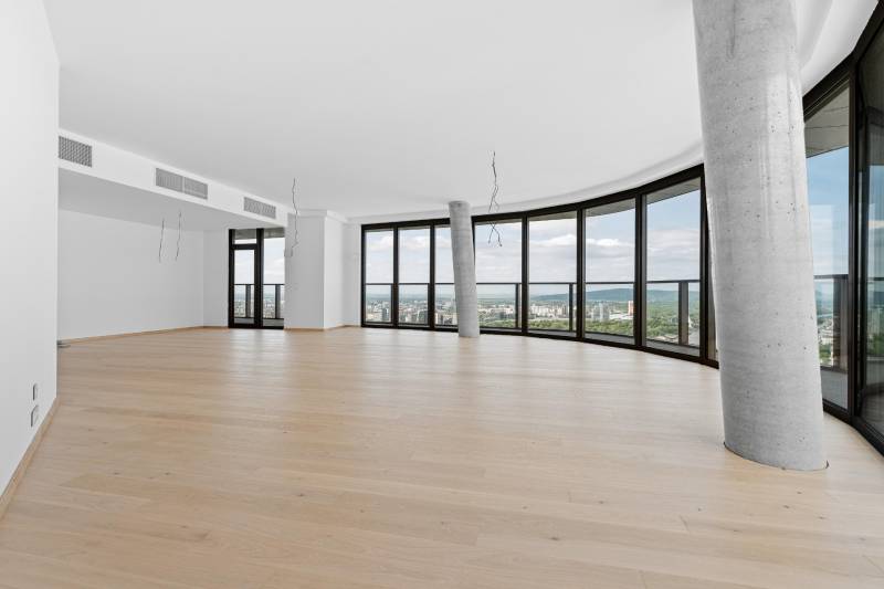 SOLD︱EUROVEA TOWER - Luxury 4-bedroom residence on 37 floor