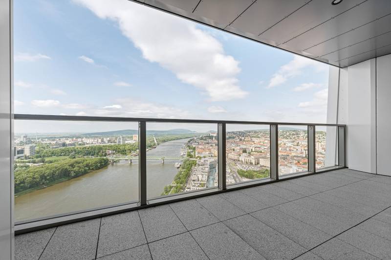 SOLD︱EUROVEA TOWER - Luxury 4-bedroom residence on 37 floor