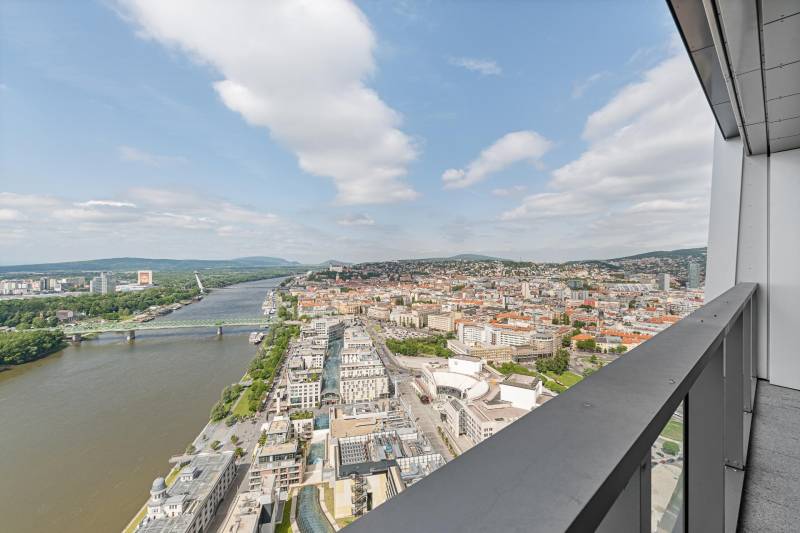 SOLD︱EUROVEA TOWER - Luxury 4-bedroom residence on 37 floor