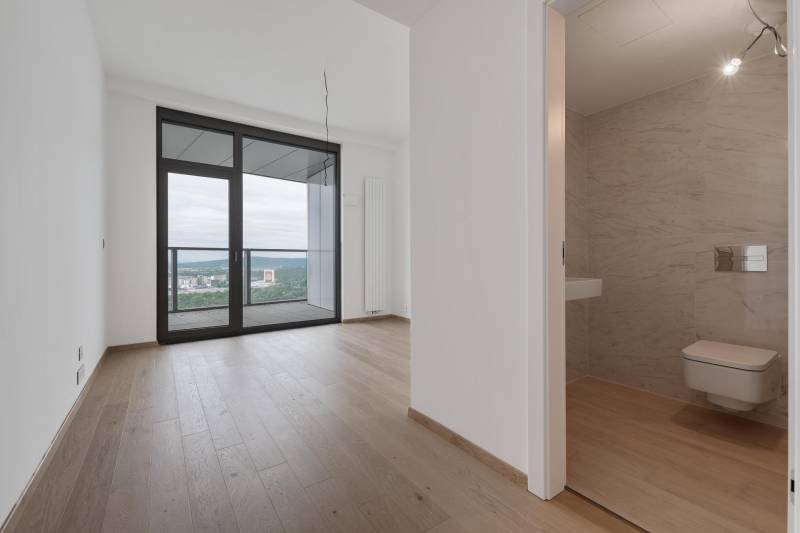 RESERVED︱EUROVEA TOWER - Luxury 3-bedroom residence on 38th floor