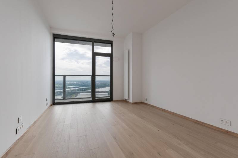 RESERVED︱EUROVEA TOWER - Luxury 3-bedroom residence on 38th floor