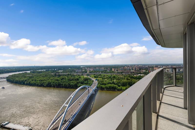 THE HOME︱EUROVEA TOWER - Exclusive 3-bed. apt. Danube view, 33th floor