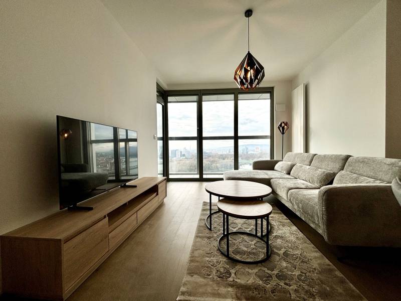 FOR RENT︱EUROVEA TOWER - Modern 1bed. apt. on 24th floor, Castle view