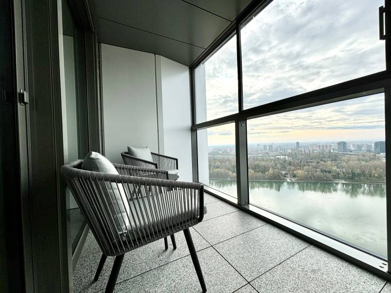 FOR RENT︱EUROVEA TOWER - Modern 1bed. apt. on 24th floor, Castle view