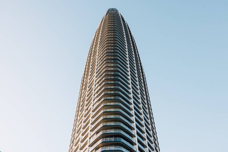 THE HOME︱EUROVEA TOWER - Luxury 2-bedroom residence 