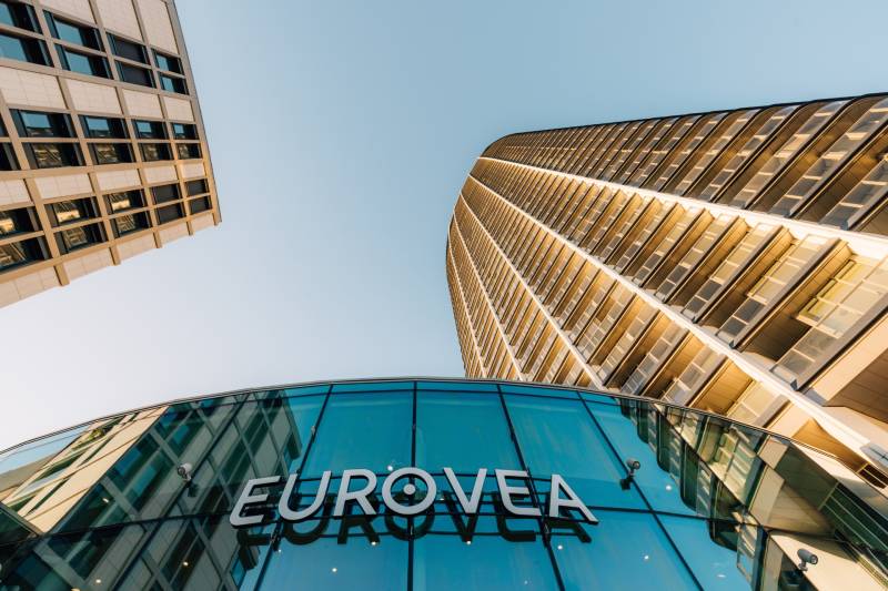 THE HOME︱EUROVEA TOWER - Luxury 2-bedroom residence 