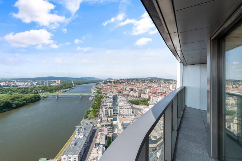 THE HOME︱EUROVEA TOWER - Exclusive 3-bed. apt. Danube view, 36th LUX