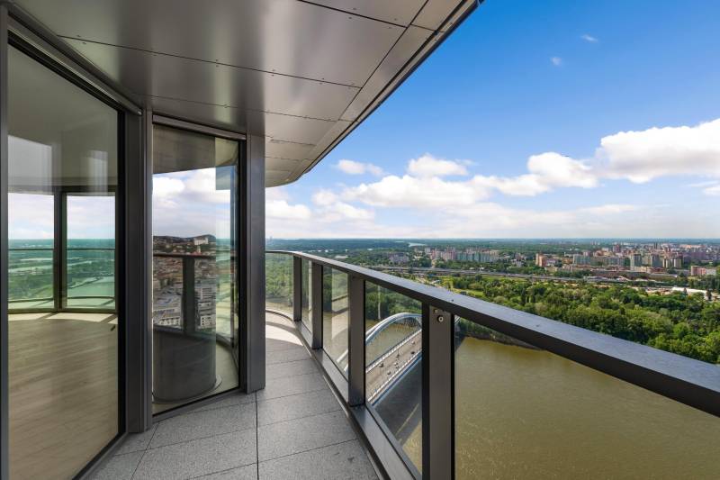 THE HOME︱EUROVEA TOWER - Exclusive 3-bed. apt. Danube view, 36th LUX