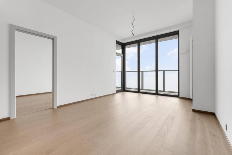 THE HOME︱EUROVEA TOWER - 1 BED apartment with Donau view 36fl. LUX