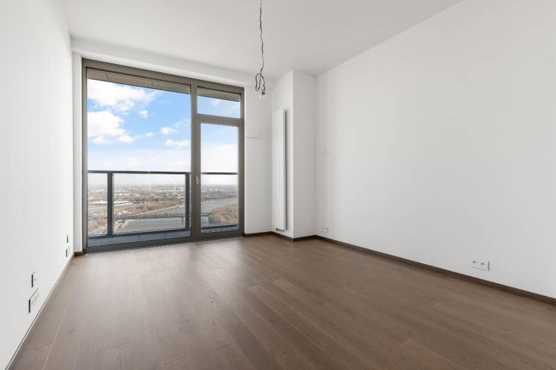 THE HOME︱EUROVEA TOWER - Penthouse 3-bed. apt. Danube view, 44th