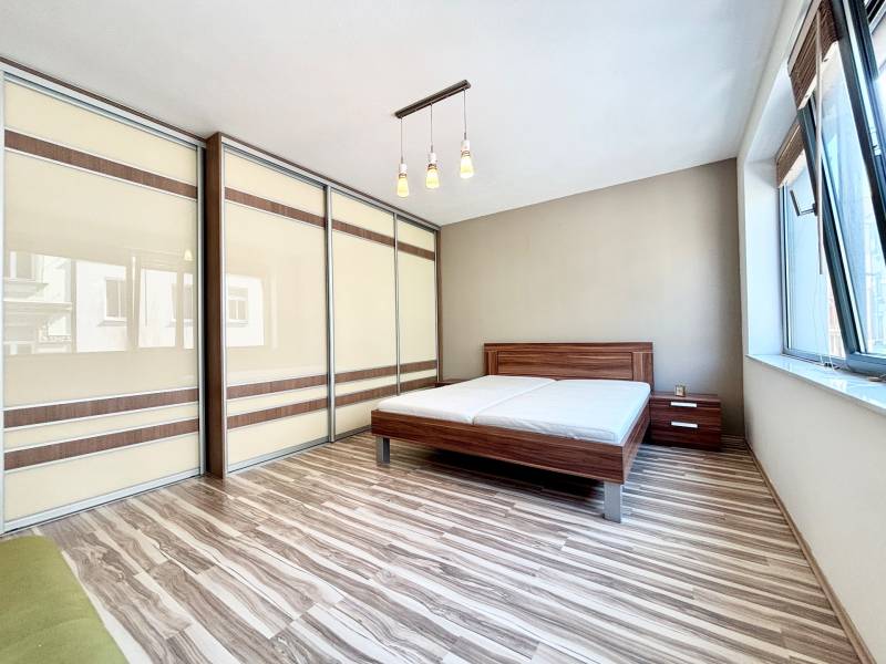 FOR RENT – Modern 1-bedroom apt in the city center on Moskovská street