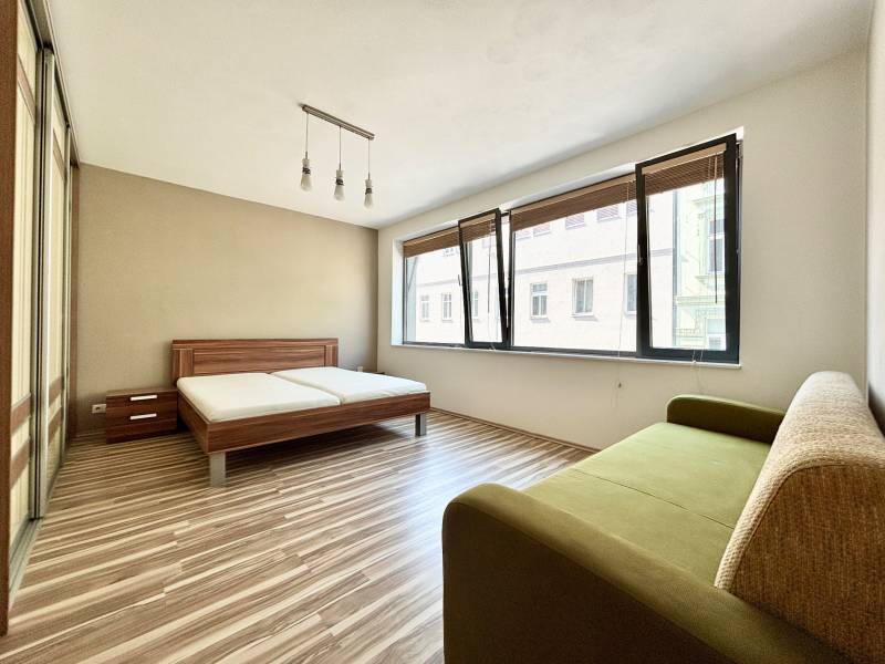 FOR RENT – Modern 1-bedroom apt in the city center on Moskovská street