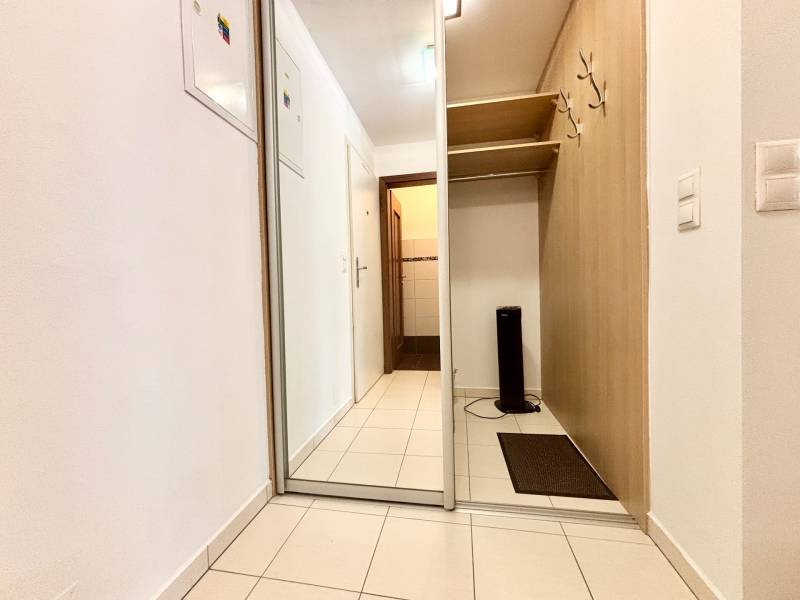 FOR RENT – Modern 1-bedroom apt in the city center on Moskovská street