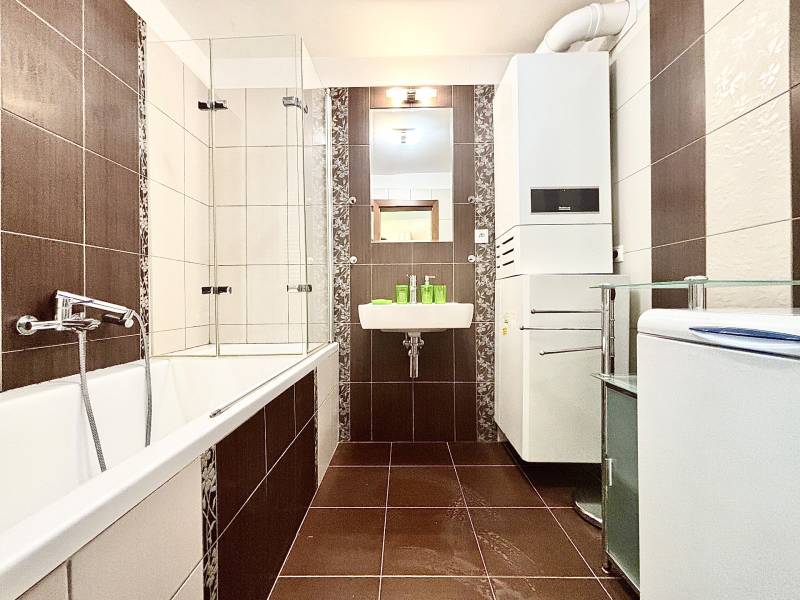 FOR RENT – Modern 1-bedroom apt in the city center on Moskovská street