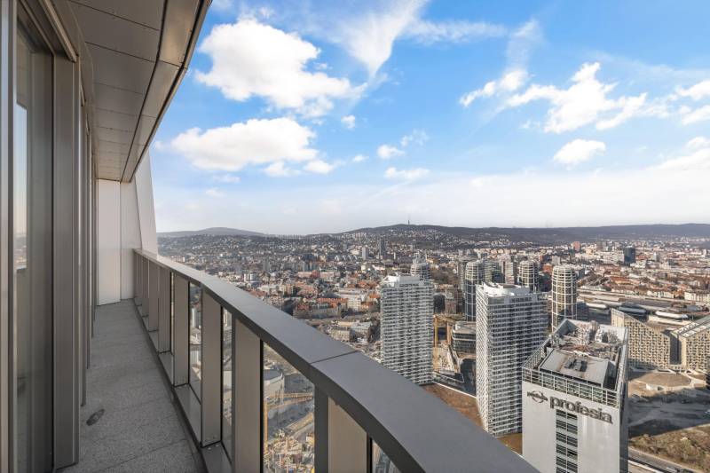 THE HOME︱EUROVEA TOWER - Penthouse 3-bed. apt. Danube view, 44th
