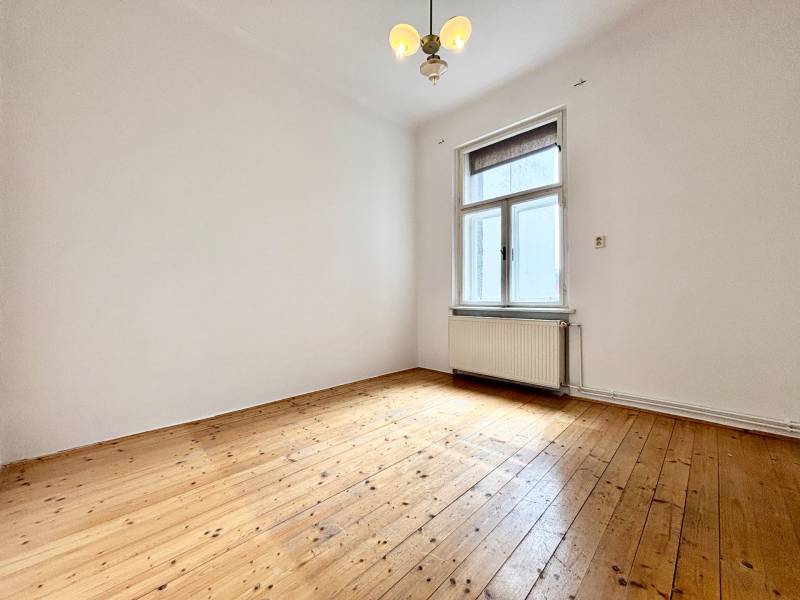 FOR SALE - City center 3bed. apt. with high ceilings, 116m2, Sasinkova