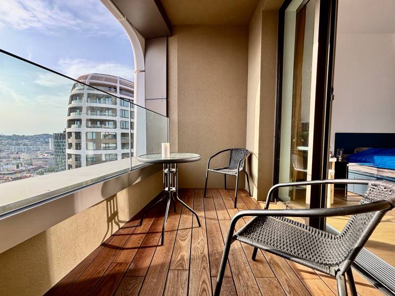 FOR RENT︱SKY PARK  Sunny 1 bed. apt. with the old town view, 4th tower