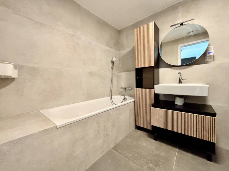 FOR RENT︱SKY PARK  Sunny 1 bed. apt. with the old town view, 4th tower