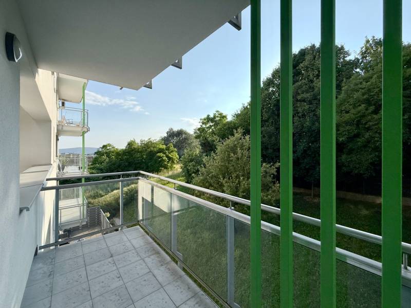 FOR RENT︱NOVÁ VLÁRSKA unfurnished 1BED apt. including parking, Kramáre