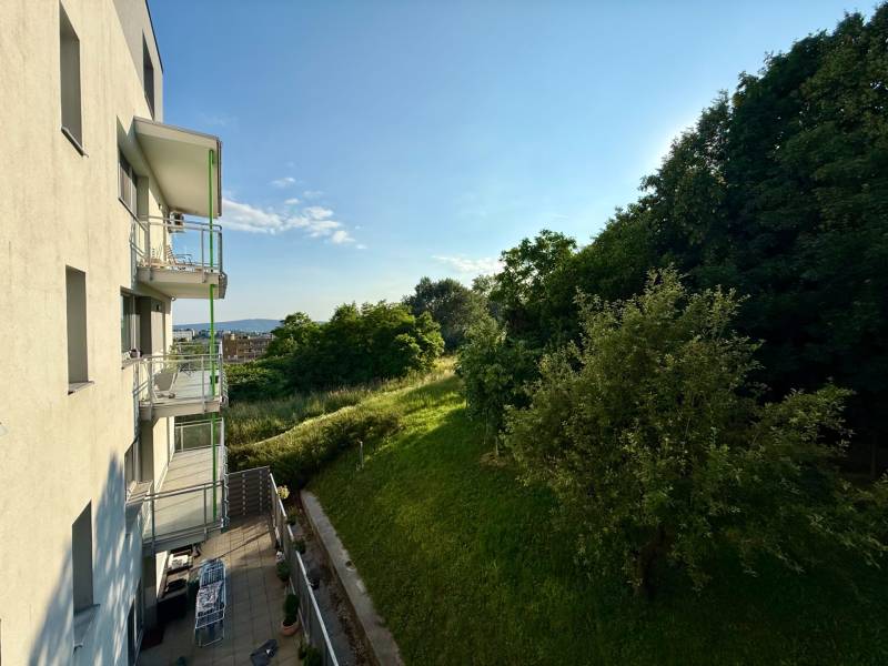 FOR RENT︱NOVÁ VLÁRSKA unfurnished 1BED apt. including parking, Kramáre