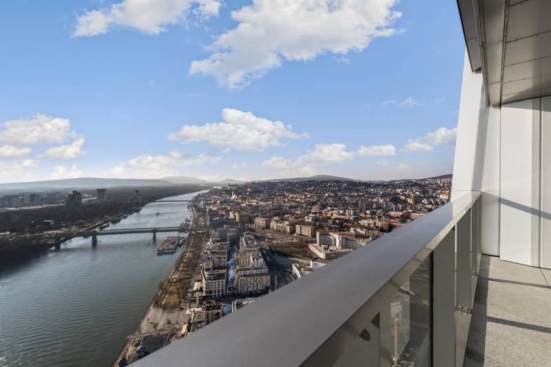 THE HOME︱EUROVEA TOWER - Penthouse 2-bedroom residence 