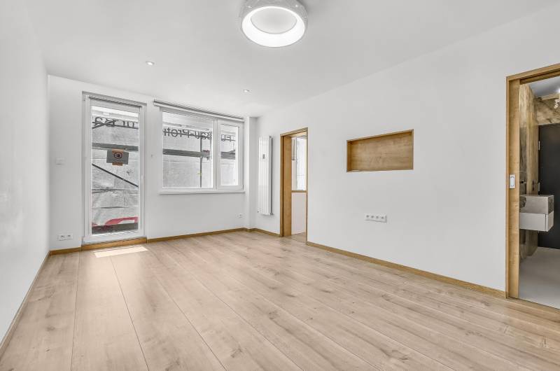 Sale Three bedroom apartment, Three bedroom apartment, Landauova, Brat