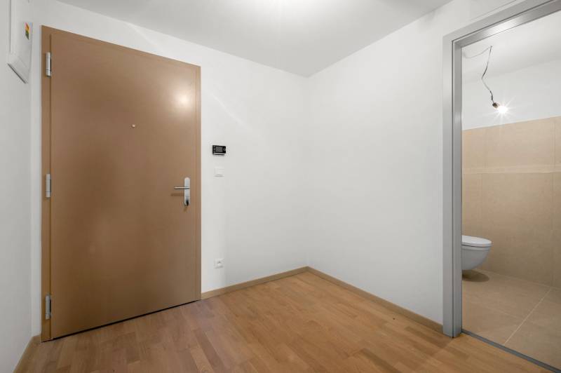 FOR SALE - METROPOLIS New 1 bedroom apartment, Bottova