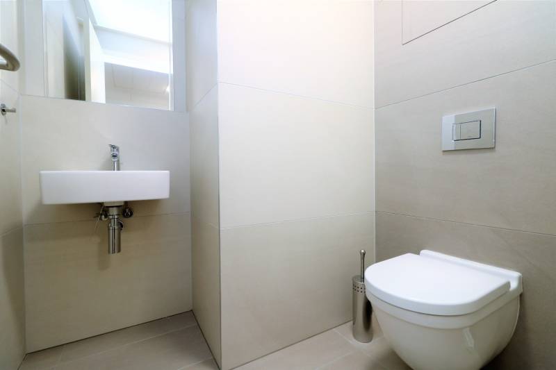 FOR RENT - New 1-bedroom apartment on 19th floor, SKY PARK