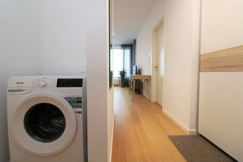 FOR RENT - New 1-bedroom apartment on 19th floor, SKY PARK