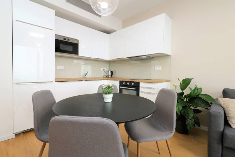 FOR RENT - New 1-bedroom apartment on 19th floor, SKY PARK
