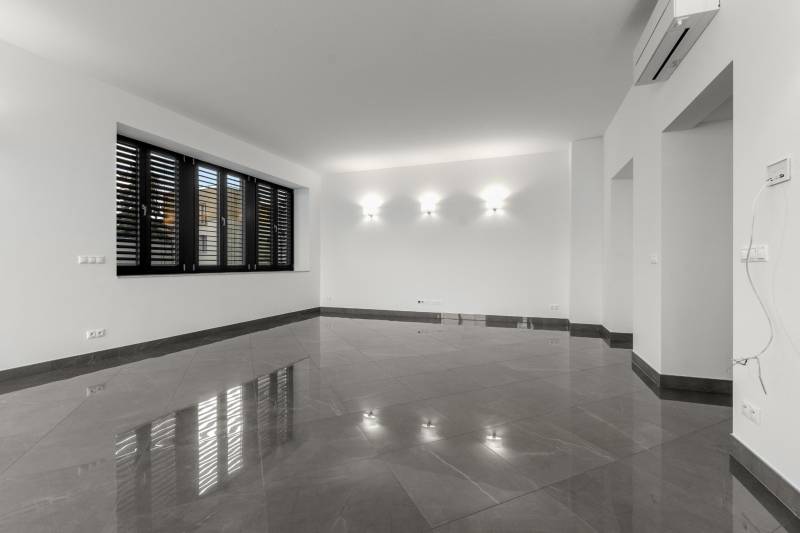 FOR SALE - Luxurious 4-Room Apartment in the Old Town