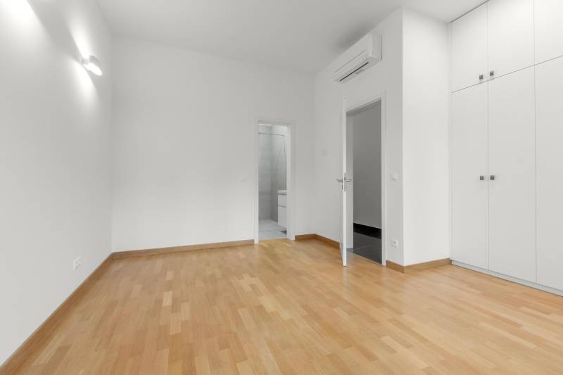 FOR SALE - Luxurious 4-Room Apartment in the Old Town