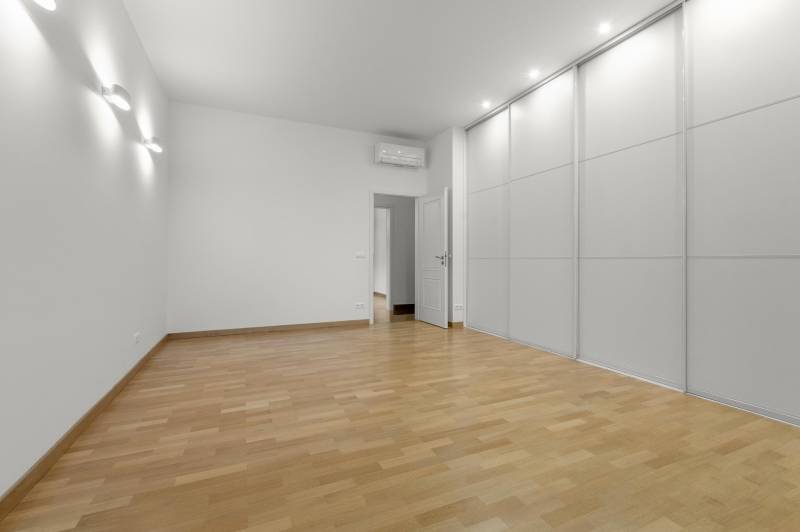 FOR SALE - Luxurious 4-Room Apartment in the Old Town