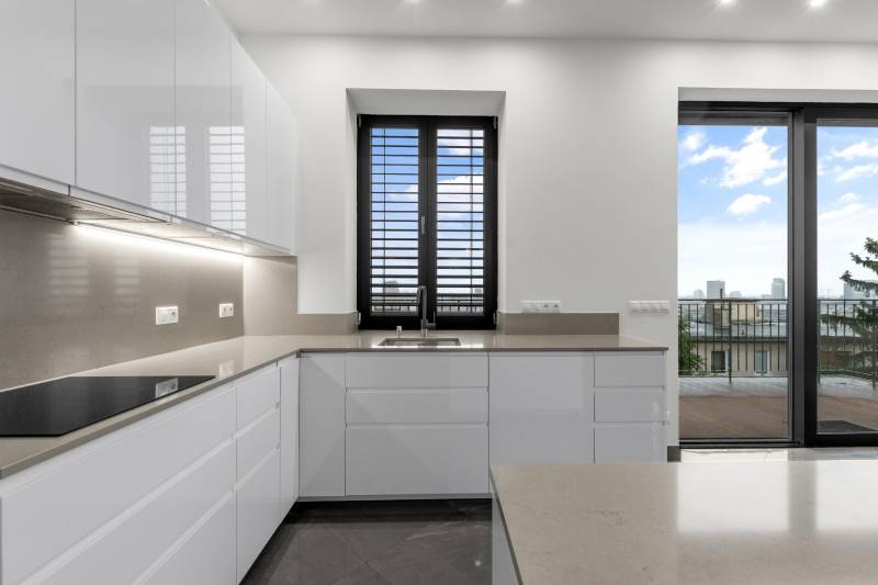 FOR SALE - Luxurious 4-Room Apartment in the Old Town