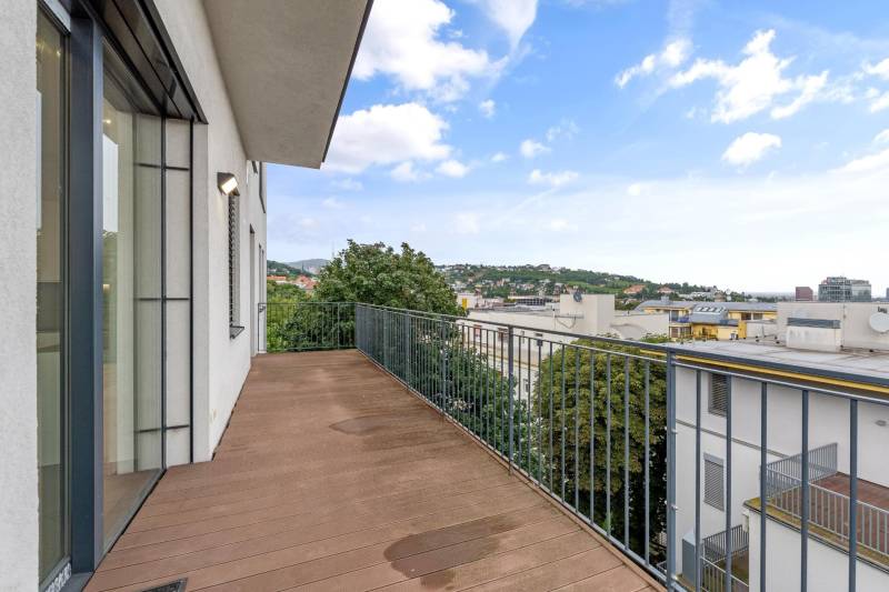 FOR SALE - Luxurious 4-Room Apartment in the Old Town
