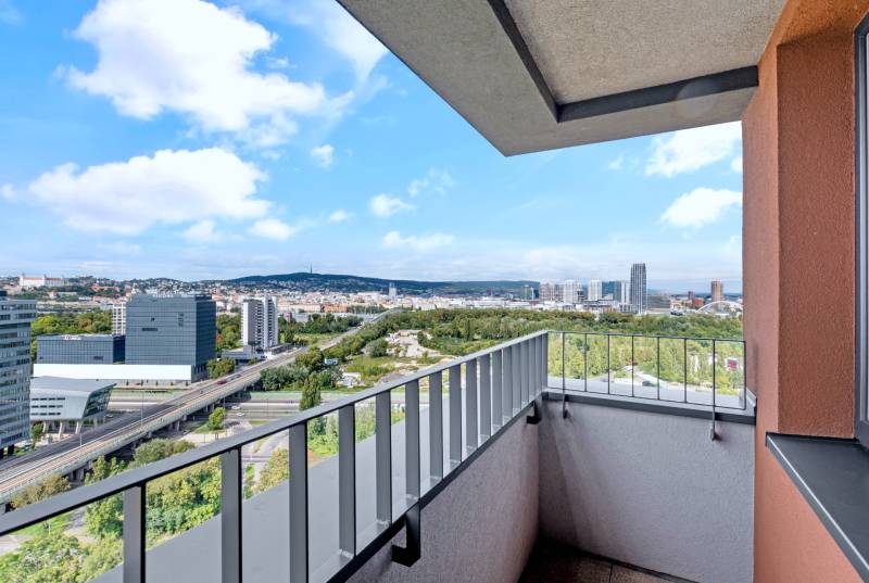 FOR RENT- Exclusive 2-bedroom apartment on top floor, FUXOVA