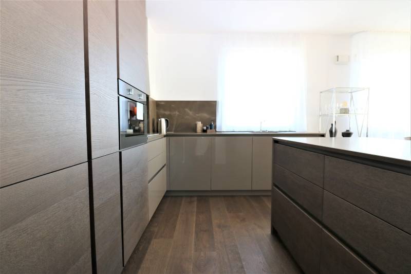 FOR RENT- Exclusive 2-bedroom apartment on top floor, FUXOVA