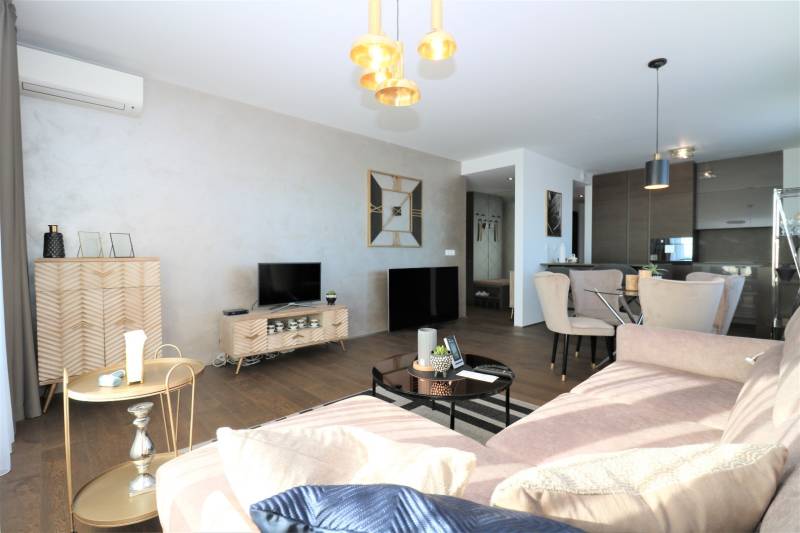 FOR RENT- Exclusive 2-bedroom apartment on top floor, FUXOVA