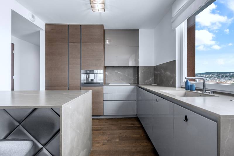 FOR RENT- Exclusive 2-bedroom apartment on top floor, FUXOVA
