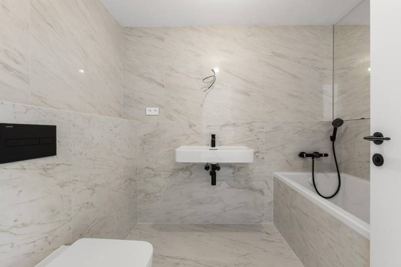 THE HOME︱EUROVEA TOWER - Penthouse 3-bed. apt. Danube view, 44th