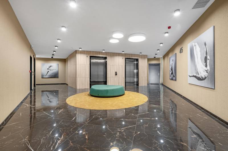 THE HOME︱EUROVEA TOWER - Penthouse on the highest floor