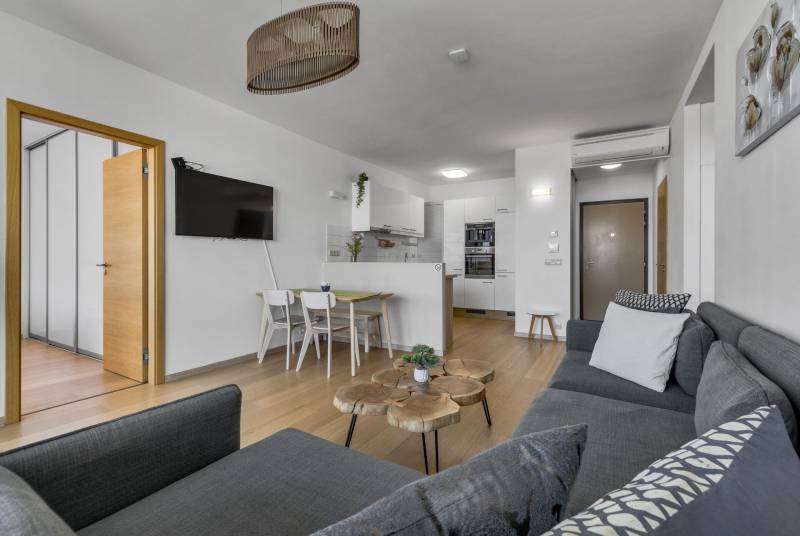 THE HOME︱PANORAMA TOWER - 2 bed apt. with beautiful castle view