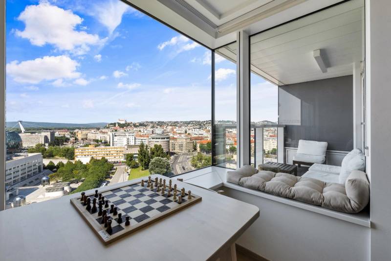 THE HOME︱PANORAMA TOWER - 2 bed apt. with beautiful castle view