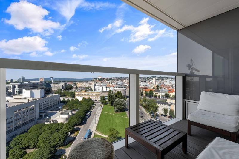 THE HOME︱PANORAMA TOWER - 2 bed apt. with beautiful castle view